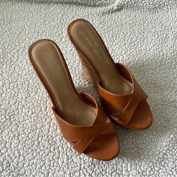 Spirit Moda Wedges - Picture 4 of 4